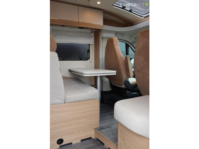 LMC Cruiser V646 140pk Automaat | HEO safe sloten | Thule luifel | Trekhaak | Lengtebedden | Bearlock | Panoramadak | Compact model foto: 5