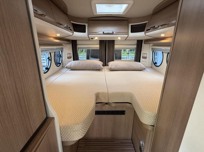 Carthago 640 LE Charming GT Automaat Enkele Bedden Zonnepaneel Luchtvering foto: 18