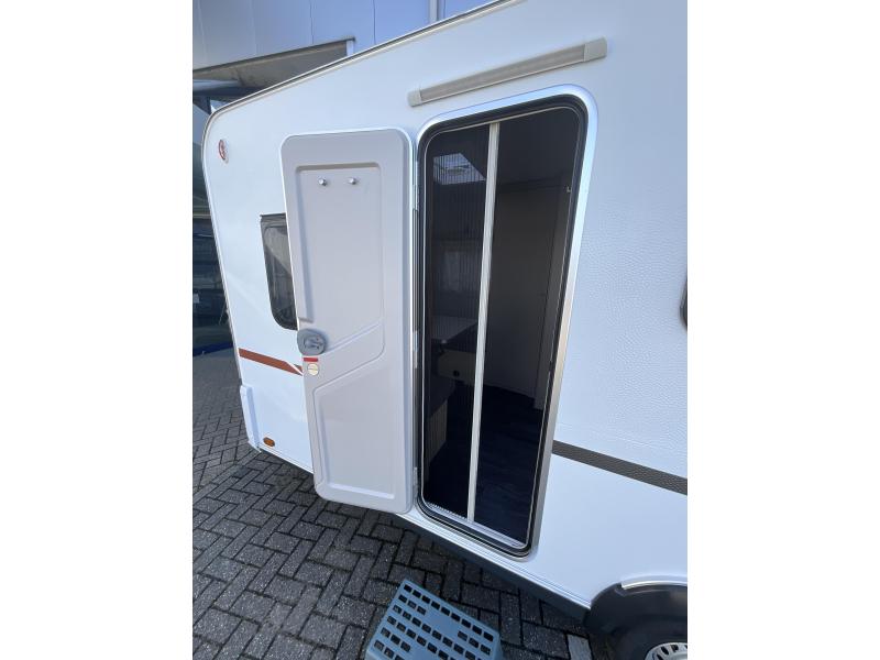 Weinsberg CaraCito 470 EU ENKELE BEDDEN-AIRCO 