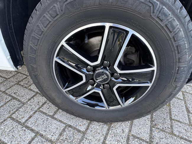 McLouis Menfys 4 VAN Enkele bedden Als nieuw foto: 8