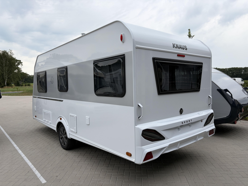 Knaus Sport 460 EU Einzelbetten / Dinette Foto: 2