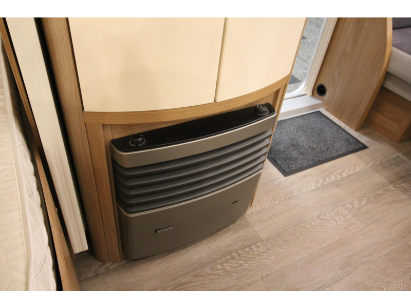 Hobby Excellent 495 UFE Mover, MPP accu, Voortent  foto: 17