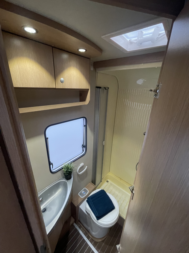 Sunlight Capron Liberté VIP 690 VIP FRANSBED+HEFBED DAKAIRCO foto: 8