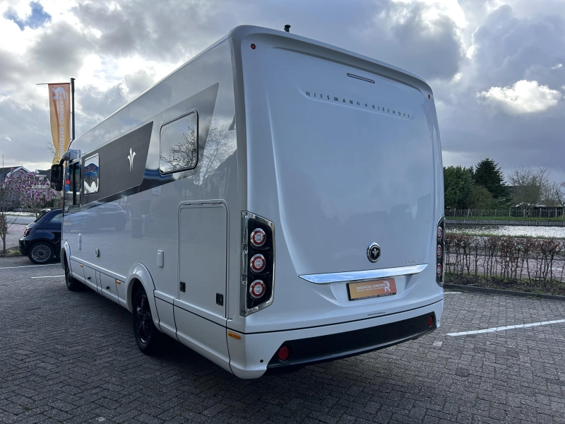 Niesmann+Bischoff Ismove 7.3 F Sehr komplette Ausf&uuml;hrung Foto: 2