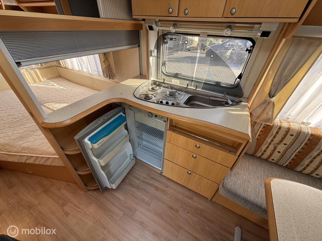 Beyerland 450 tf voortent super nette caravan foto: 13