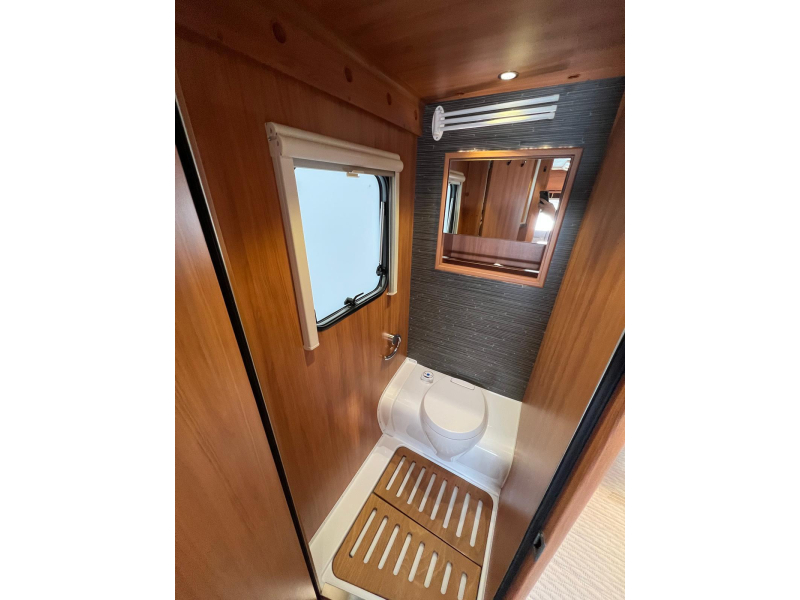 Eriba Nova Winner Edition 465 GL mover, toldo, aire acondicionado foto: 17