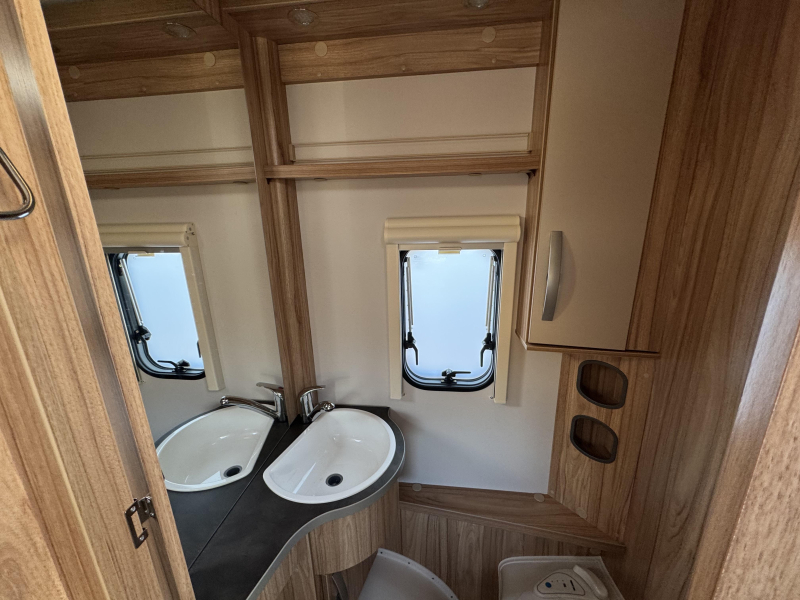 Eriba Nova Light 442  foto: 14