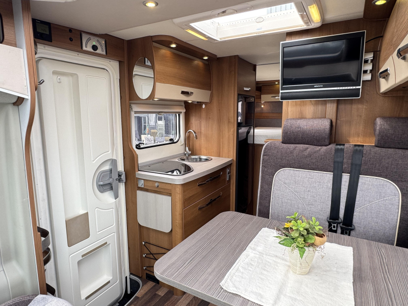 Knaus Vansation Van TI 600 meg - lits jumeaux photo : 4
