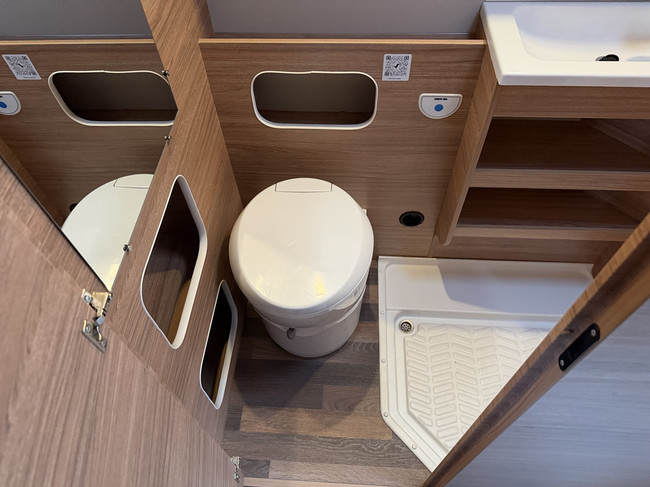 Weinsberg CaraHome 650 DG / Free Storage photo: 12