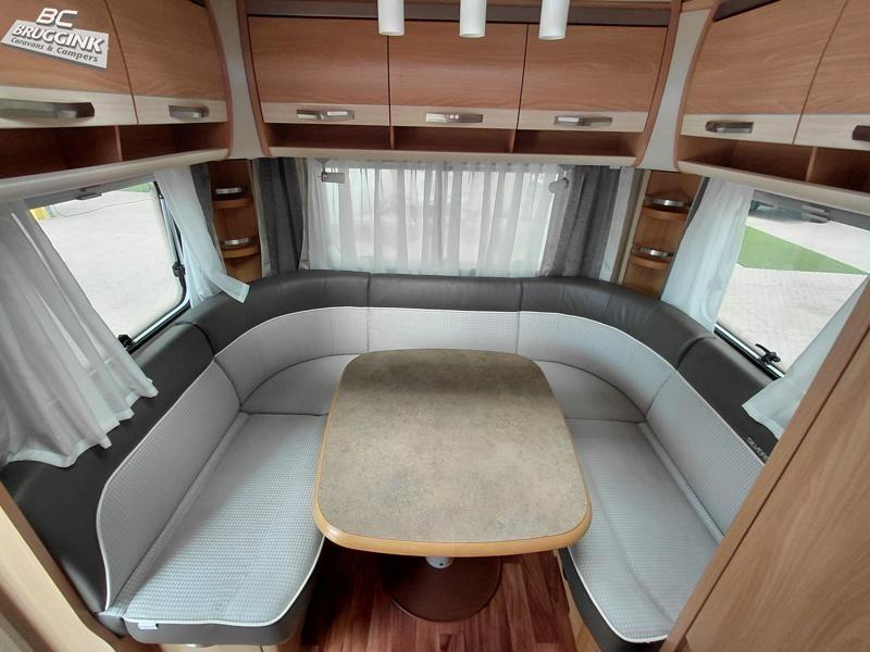 Knaus Sudwind 500 EU - ENKELE BEDDEN - RONDZIT  foto: 3