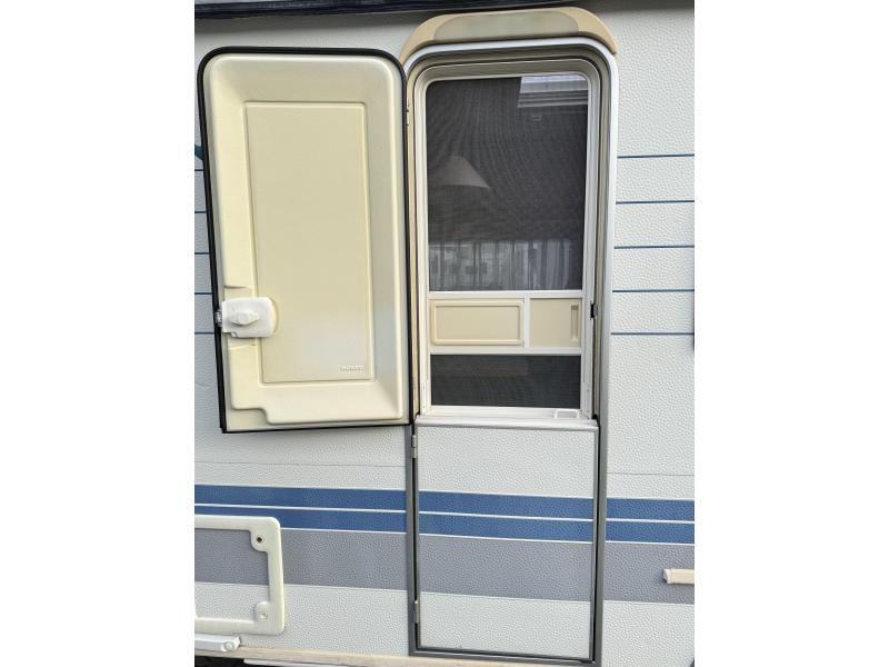 Hobby Excellent 400 SB - Voortent - Zakluifel -  foto: 16