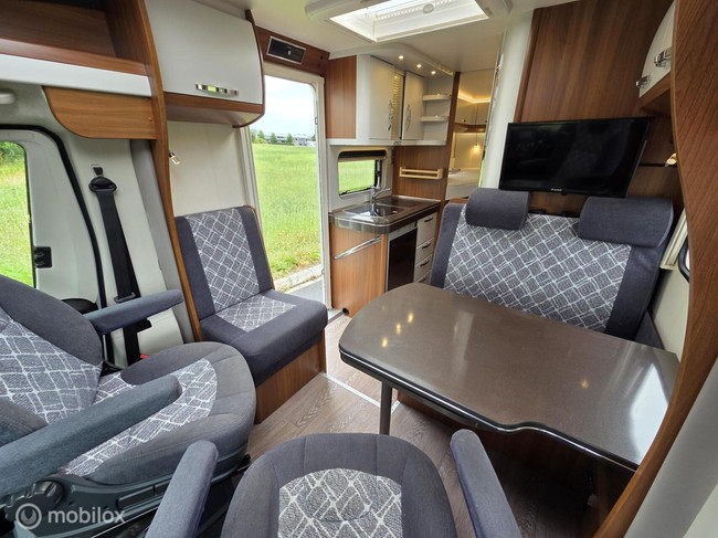 Hobby V65 GE 50 Years 2018 ☆Enkele bedden-51dkm-Euro-6 ☆ foto: 11