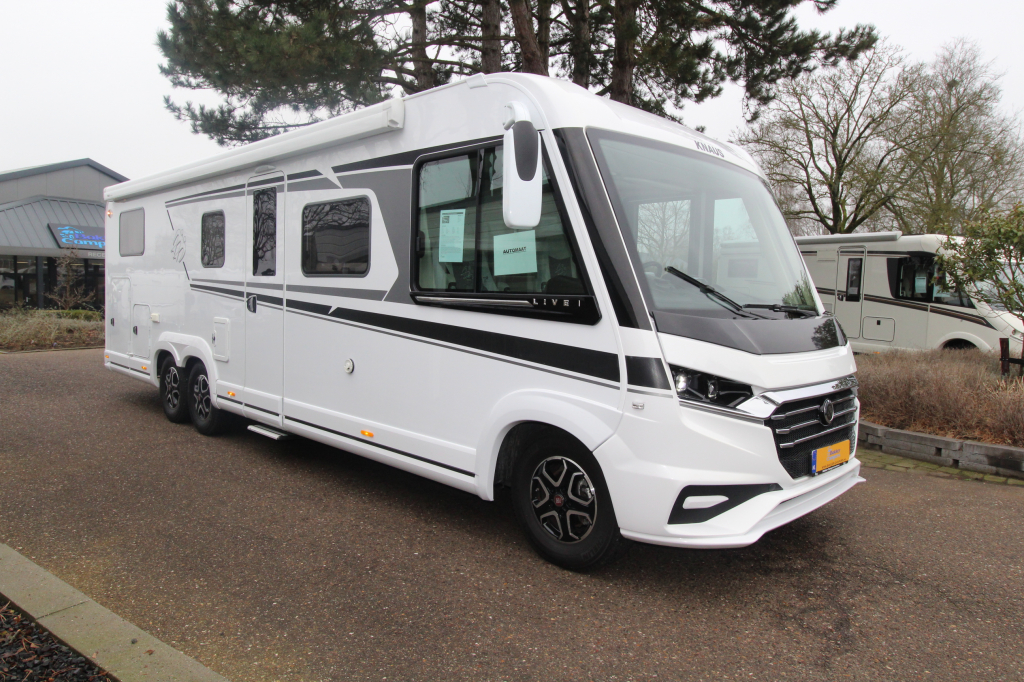 Knaus L!VE 900  * 9 traps Automaat* 