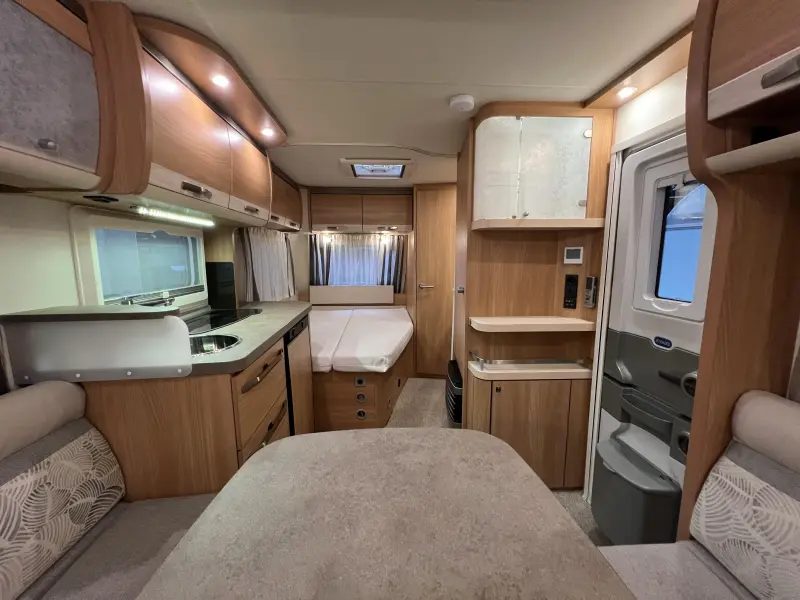 Knaus Sudwind 450 FU mover, luifel 