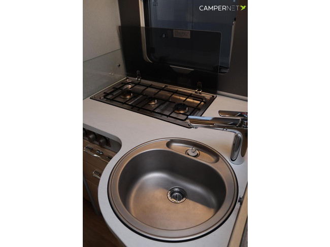 Hymer BMC-I 600 White Line 177cv Autom&aacute;tico | Cama abatible | Camas longitudinales | Control de crucero adaptativo | Chasis SLC | Ventilaci&oacute;n de inodoro SOG | Doble vivienda foto: 13