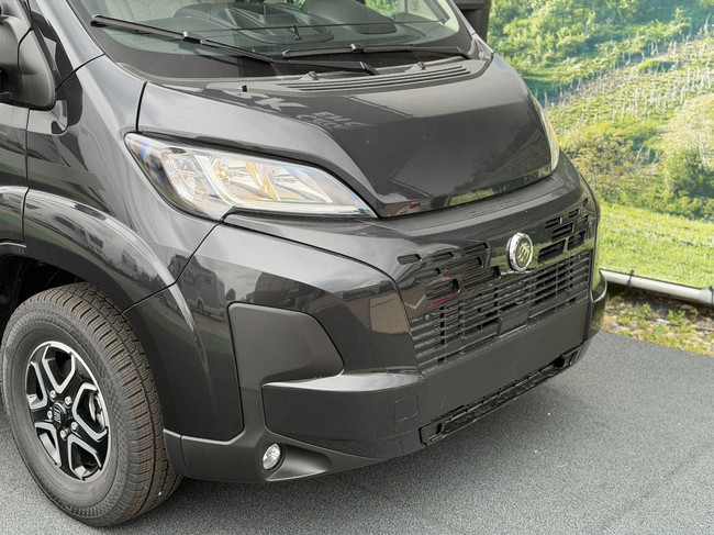 Knaus Live Wave 650 MEG Black Select Foto: 5