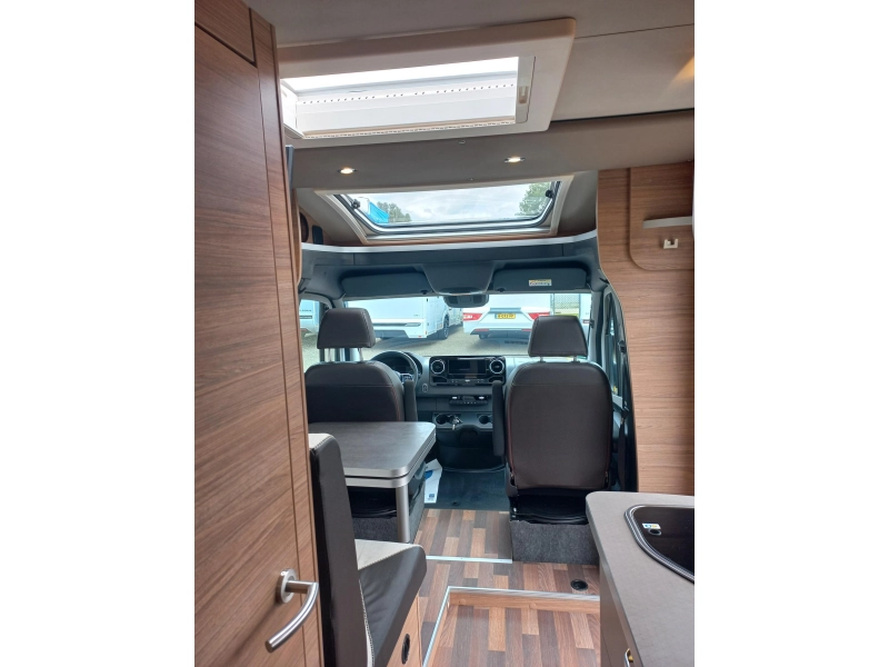 Weinsberg CaraCompact MB 640 MEG Pepper Smart TV Aut Solar  foto: 17