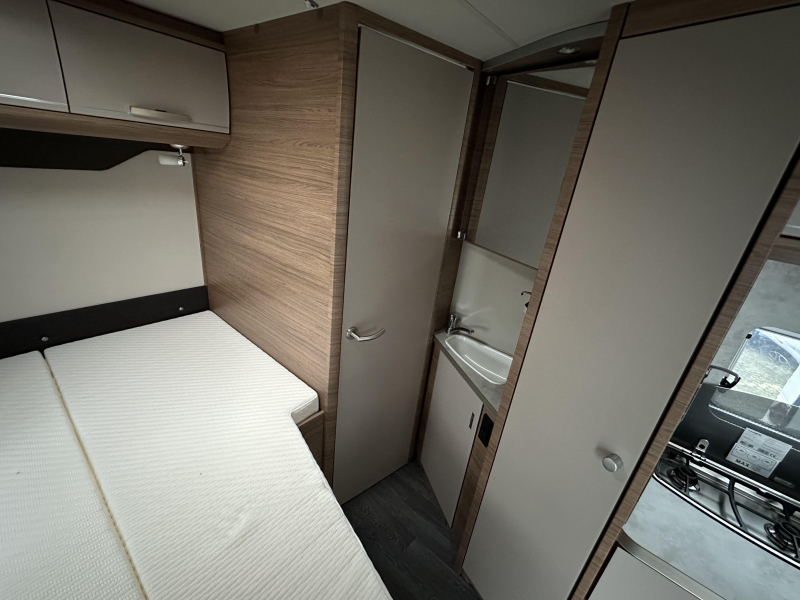 Knaus L!ve Wave 650 MF 180PK-AUTOMAAT-694CM  foto: 10
