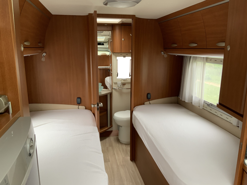 Chausson Allegro 96 – enkele bedden laag, wc en doucheruimte achter, zeer nette camper bj. 2009 Camper centrum On The Road  foto: 5