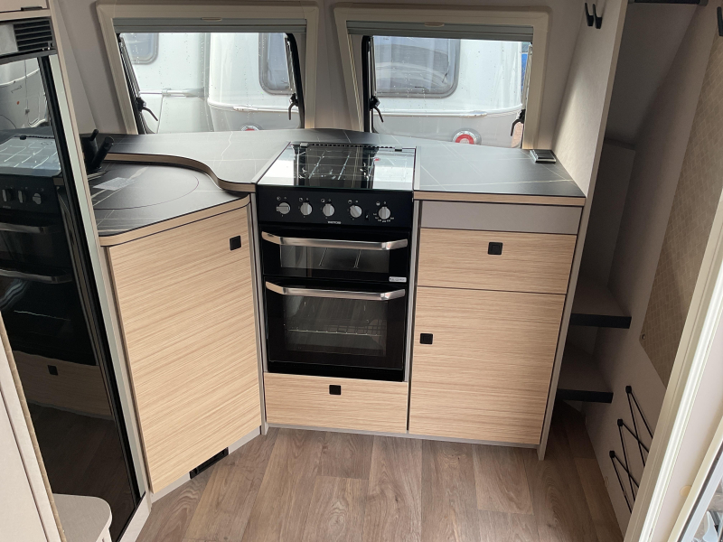 Eriba Touring 620 Urban Hampton Bakoven  foto: 1
