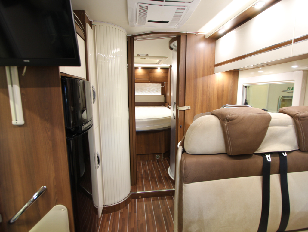 MC LOUIS NEVIS 876 foto: 14