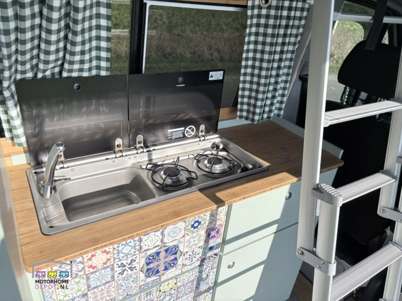 Mercedes-Benz Sprinter 316 CDI by Hop Campers  foto: 7