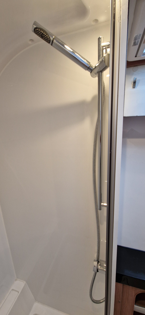 HOBBY Hobby De Luxe 540 FU – Frans Bed – Mover (Autark) foto: 18