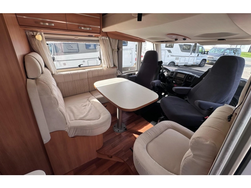 Hymer Exsis-I 678 solo 29000 km foto: 5