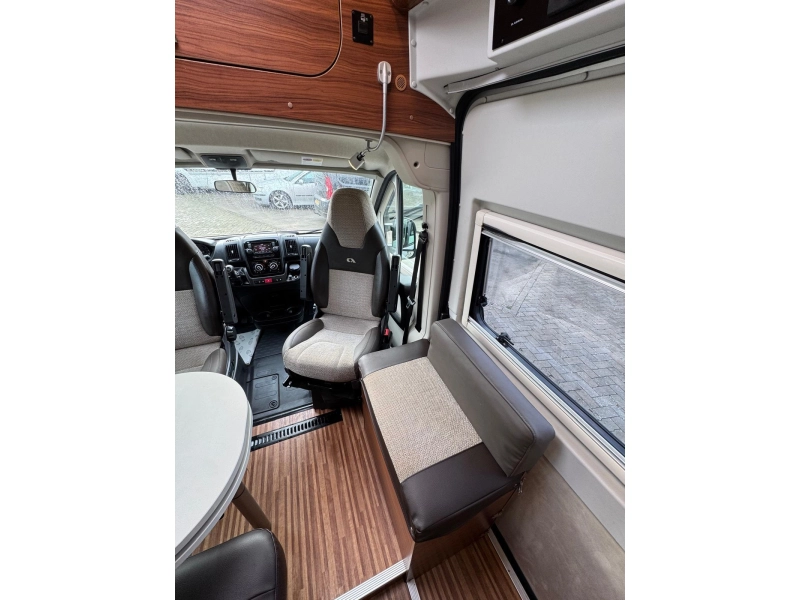 Adria Twin 640 SLX Vastbed top-Indeling  foto: 10