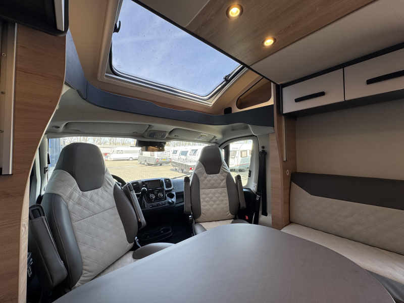 Knaus L!ve Wave 700 MEG  foto: 2