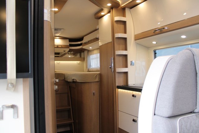 Robusto Carthago Integral Malibu I 460 LE Fiat AUTOM&Aacute;TICO 180 CV camas individuales y cama abatible (118 foto: 55