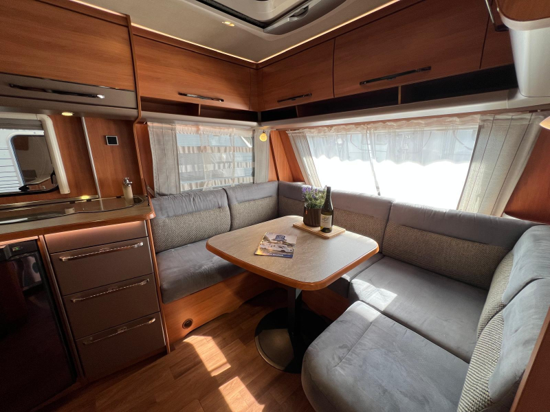 Eriba Nova Winner Edition 465 GL mover, toldo, aire acondicionado foto: 11
