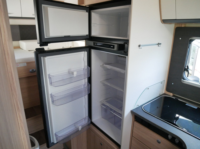 Sunlight T67, 9-Traps automaat, Lengtebedden, XXL Garage foto: 13