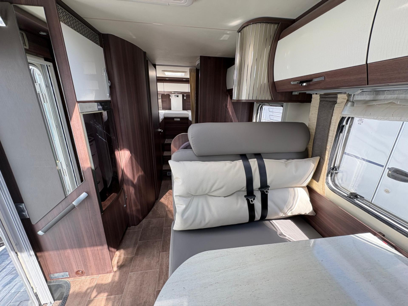Bürstner Nexxo 728 T Enkele-bedden/2015/Euro-5  foto: 18