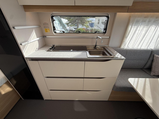 Adria Adora 522 UP Als Nieuw met Airco Mover voortent foto: 17