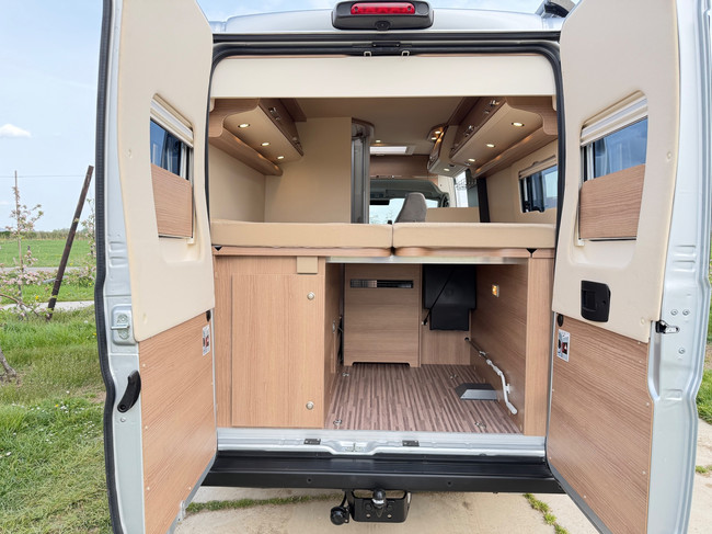 Malibu 600 LE Automaat Diesel/Elek. Verwarming/Solar/Trekhaak/Gasalarm/160PK/Lengtebedden/10” Navi/Vol opties! 2023 foto: 4