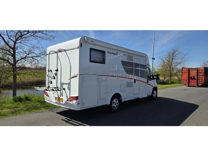 Sunlight T 65 T65 gepflegtes 4 Pers. Wohnmobil Foto: 1