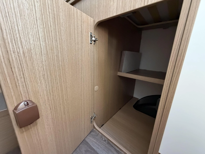 Carado Clever Edition 338 T Litio, 180CV Heossafe foto: 16