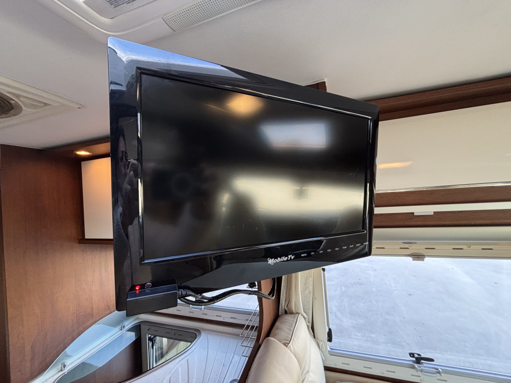ELNAGH Prince 590L - 2011 - Luxe halfintegraal - 86.000km  Prince 590L foto: 19