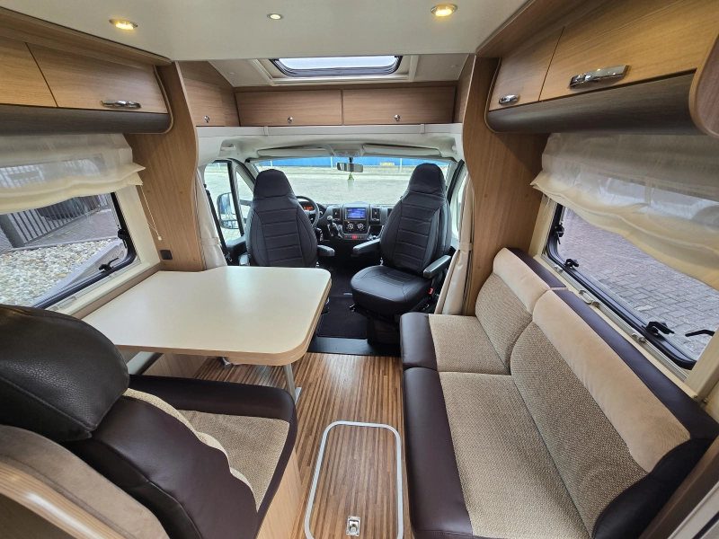 Adria Matrix Axess 650 SF b.j 2013 Gezin Camper  foto: 8