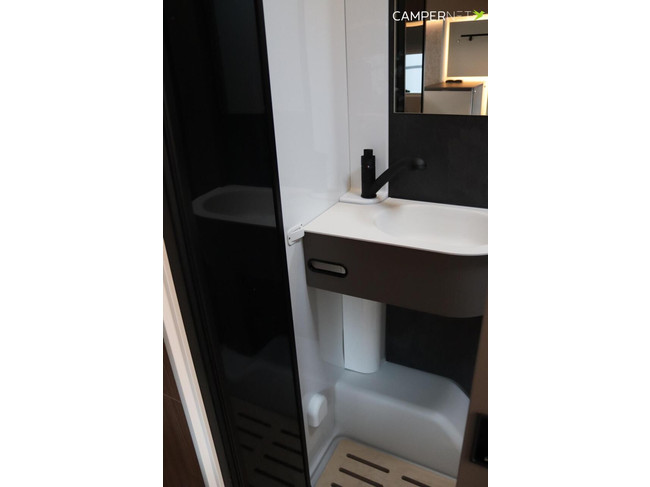 LMC Cruiser 740 EL 140hp Automatic | New model! | Single beds | Diesel heating | New available from stock | photo: 18