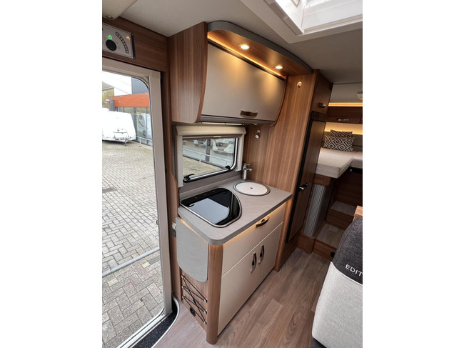 Weinsberg 600 MEG Pepper Edition 165PK Enkele Bedden Luifel Zonnepaneel Omvormer foto: 11