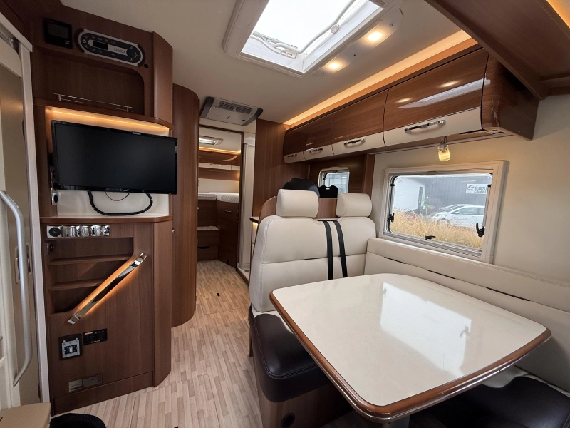 LMC Explorer Comfort 735 G Enkele Bedden Hefbed 2019  foto: 12