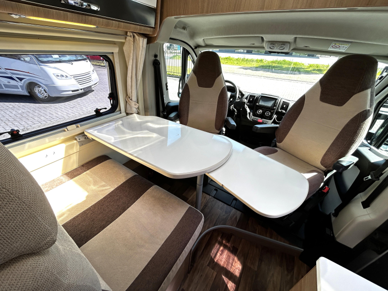 Karmann Davis 590 Transverse bed/2017/Euro6/Airco photo: 9
