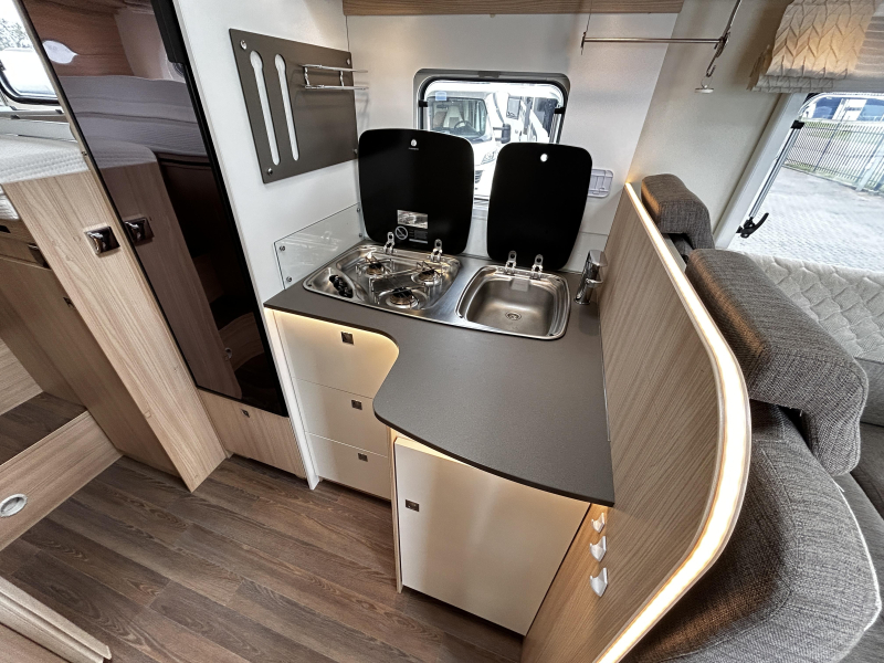 B&uuml;rstner Lyseo Time I 690 G Single beds/Automatic! photo: 12