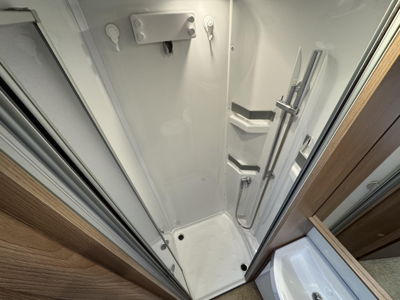 Bürstner Ixeo 720 Levelsyst. Lithium Omv.  foto: 19