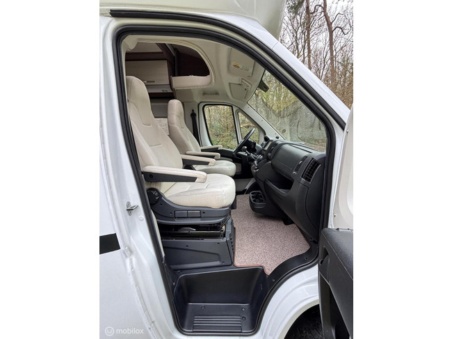 Bürstner Ixeo Time it 734 Fiat 2.3 131pk Euro 5 | Queensbed | Elektr.Hefbed | Aparte douche/ wc | Garage | Camera | Trekhaak | 91dkm | TO foto: 17