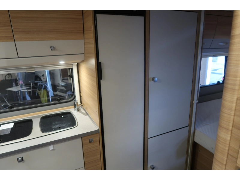 Dethleffs Camper 510 ER MET THULE CASSETTE LUIFEL  foto: 9