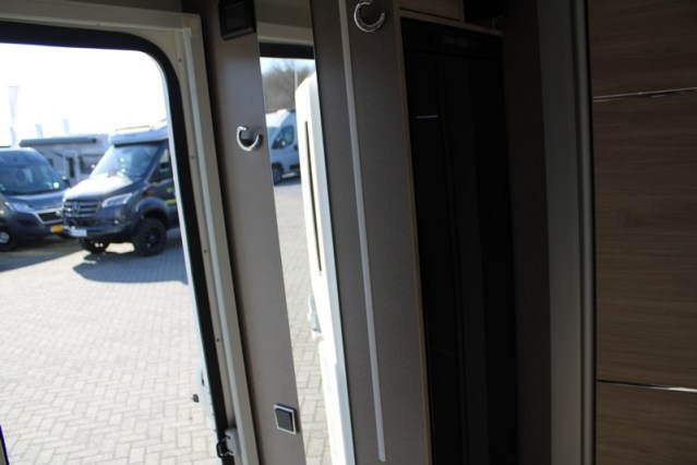 Challenger Graphite Vip Edition T 328 idem Chausson 788 AUTOM&Aacute;TICO Fiat 140 cv equipado con cama Queen y cama abatible 4 pers. (76 foto: 29