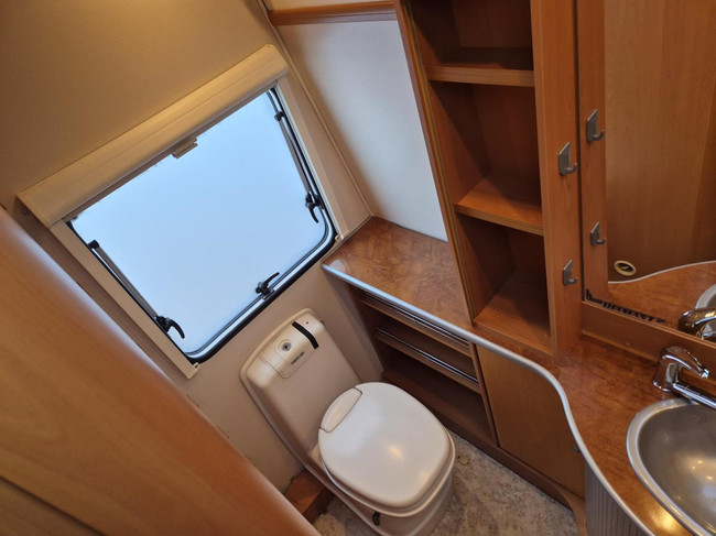 Fendt 560 GT Enkele bedden, Mover, Airco, Cassetteluifel etc foto: 17